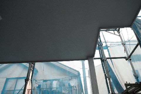 日進産業ガイナ75番で天井の上塗